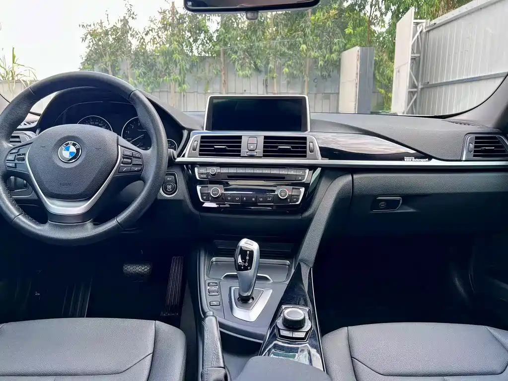 BMW 3 Series — миниатюра 11