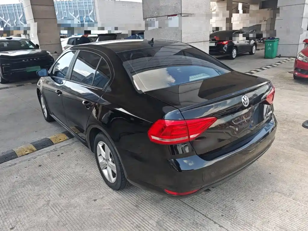 Volkswagen Lavida — миниатюра 5