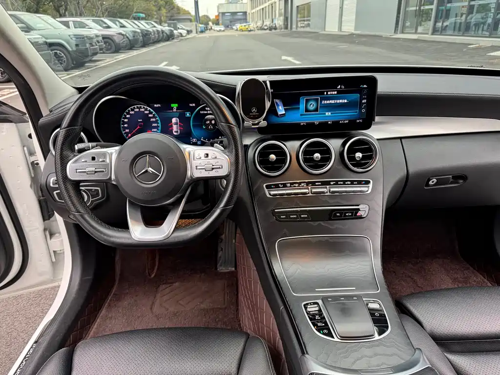 Mercedes-Benz C-Class — миниатюра 6
