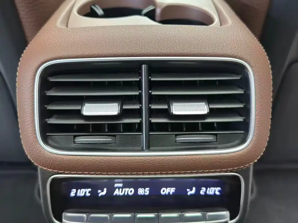 Mercedes-Benz GLS — миниатюра 7