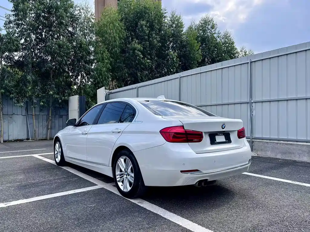 BMW 3 Series — миниатюра 6