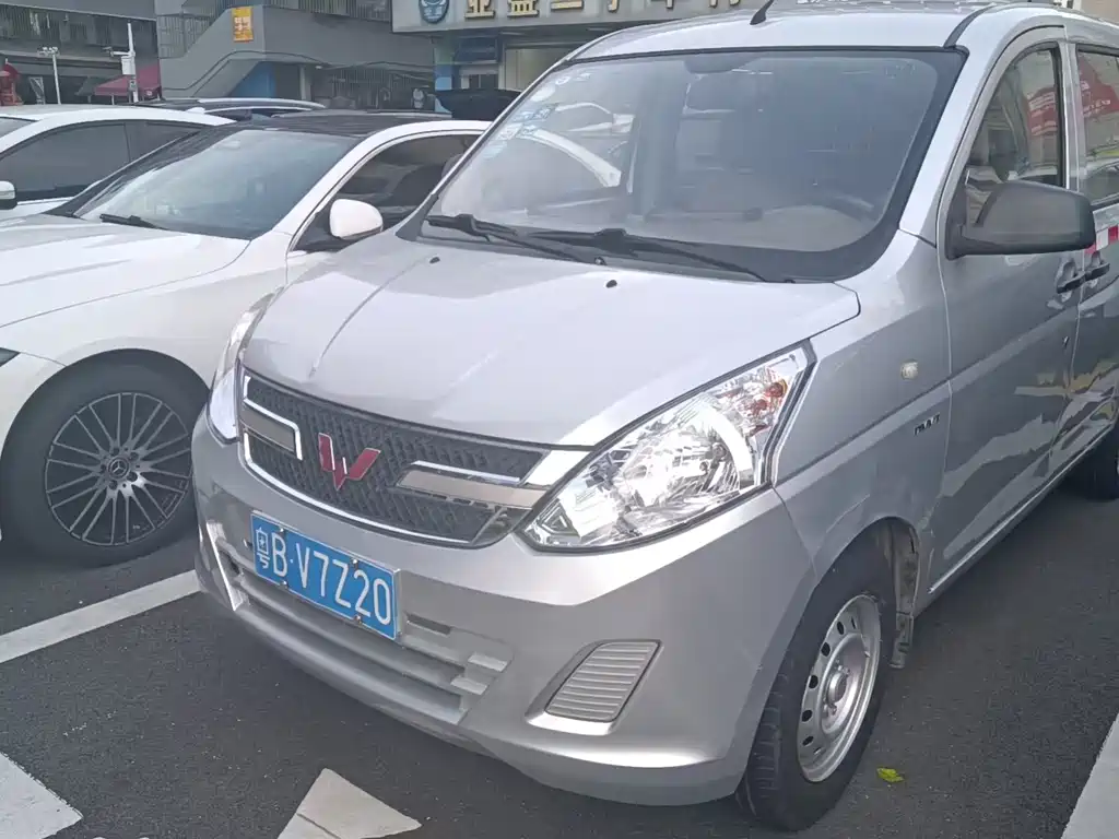 Wuling Rongguang V — миниатюра 2
