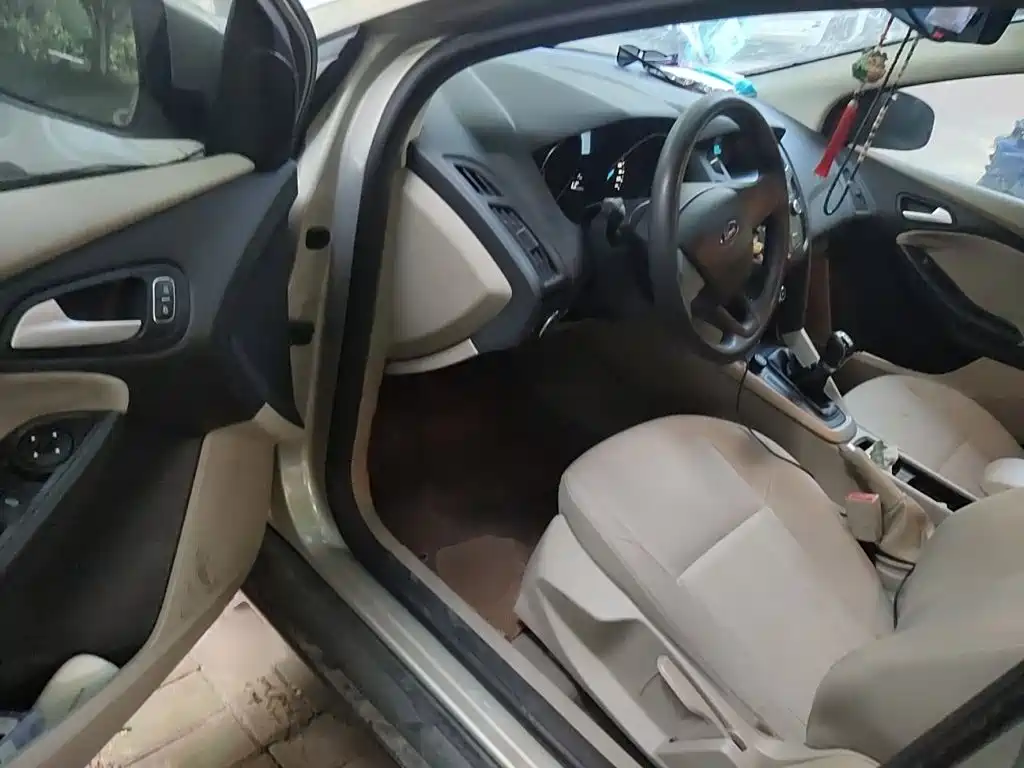 Ford Focus — миниатюра 14