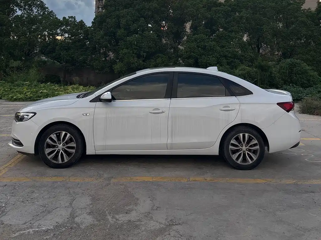 Buick Excelle — миниатюра 3