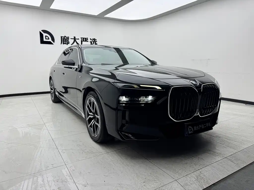 BMW 7 Series — миниатюра 3
