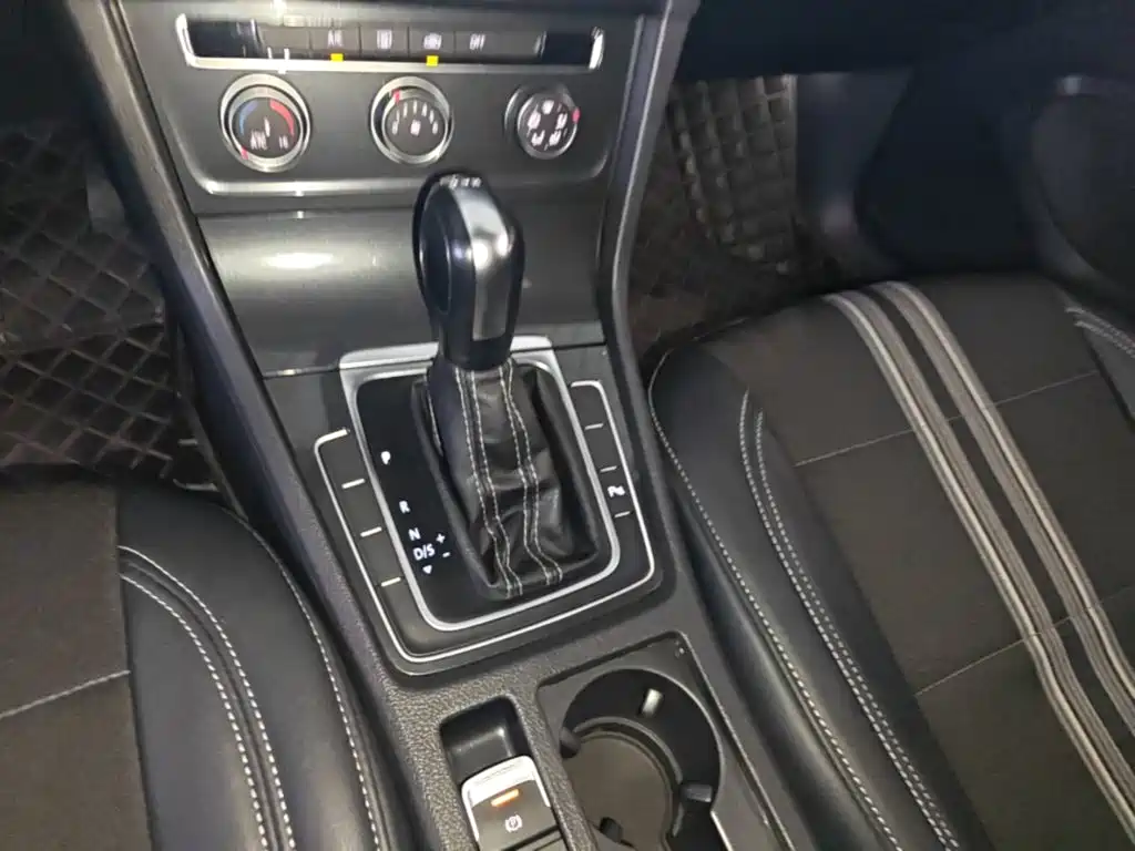 Volkswagen Golf — миниатюра 14