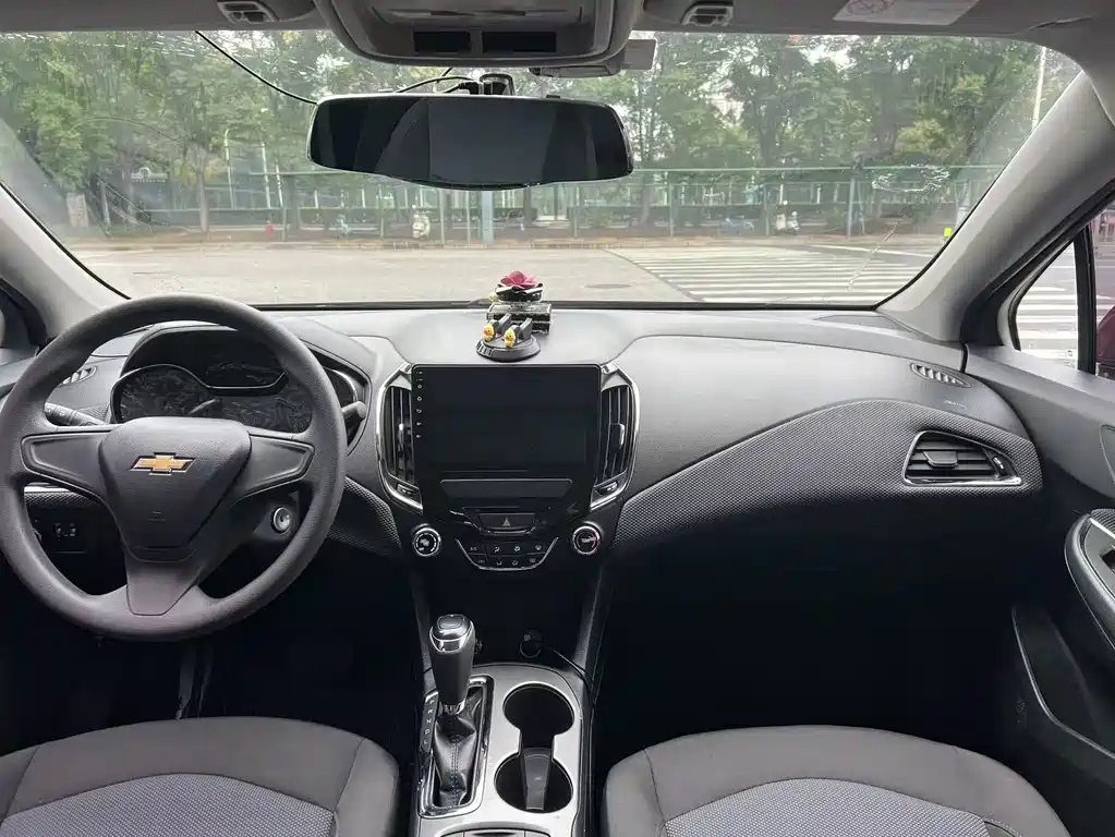 Chevrolet Cruze — миниатюра 16