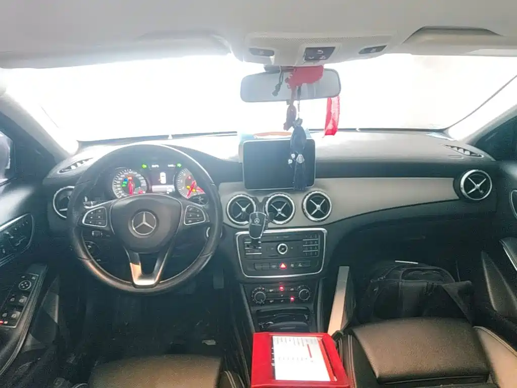 Mercedes-Benz GLA — миниатюра 10