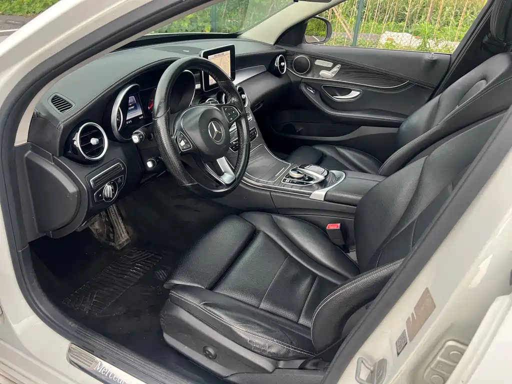 Mercedes-Benz C-Class — миниатюра 11