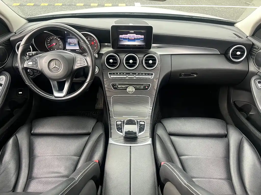 Mercedes-Benz C-Class — миниатюра 16