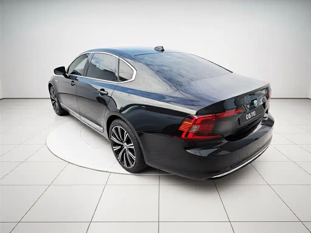 Volvo S90 2025 B5 Luxury