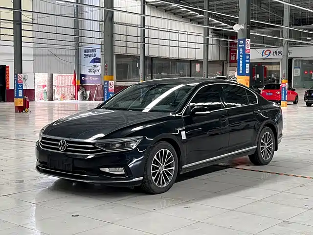 VOLKSWAGEN MAGOTAN 2021