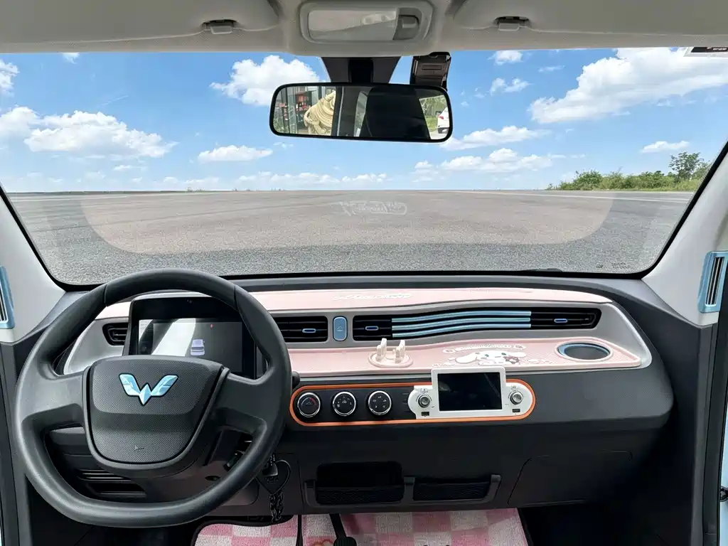Wuling MINIEV — миниатюра 4