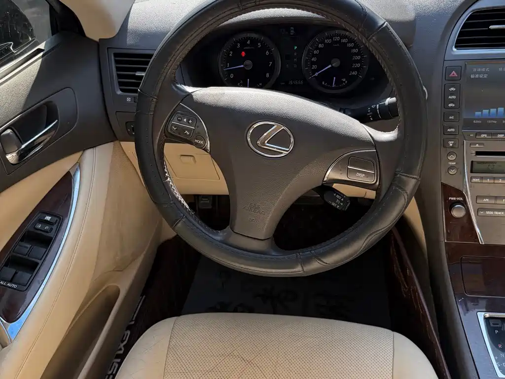 Lexus ES — миниатюра 9