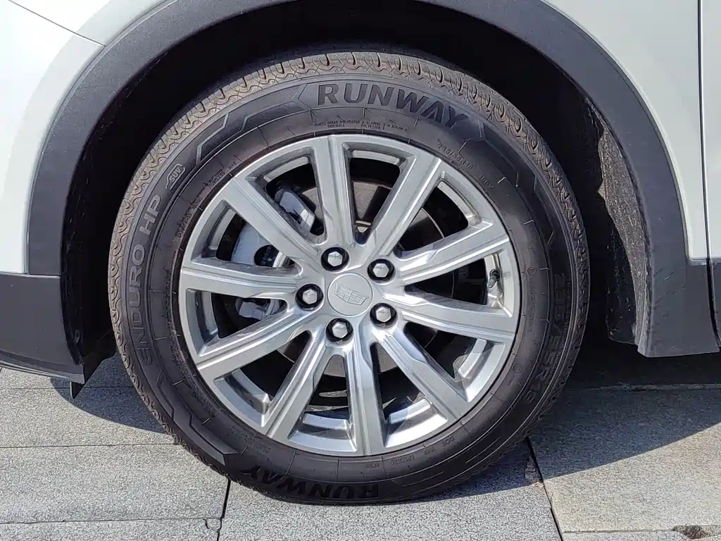 Cadillac XT4 — миниатюра 8