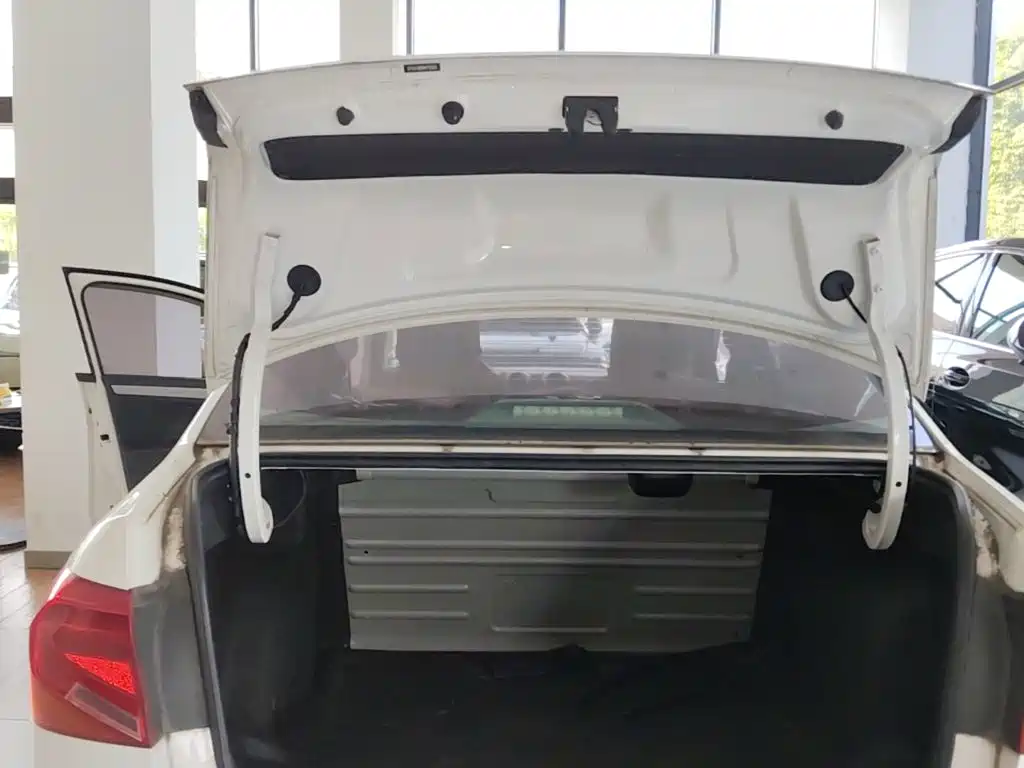 Volkswagen Jetta — миниатюра 19