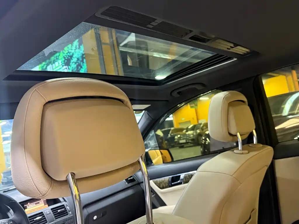 Mercedes-Benz C-Class — миниатюра 17
