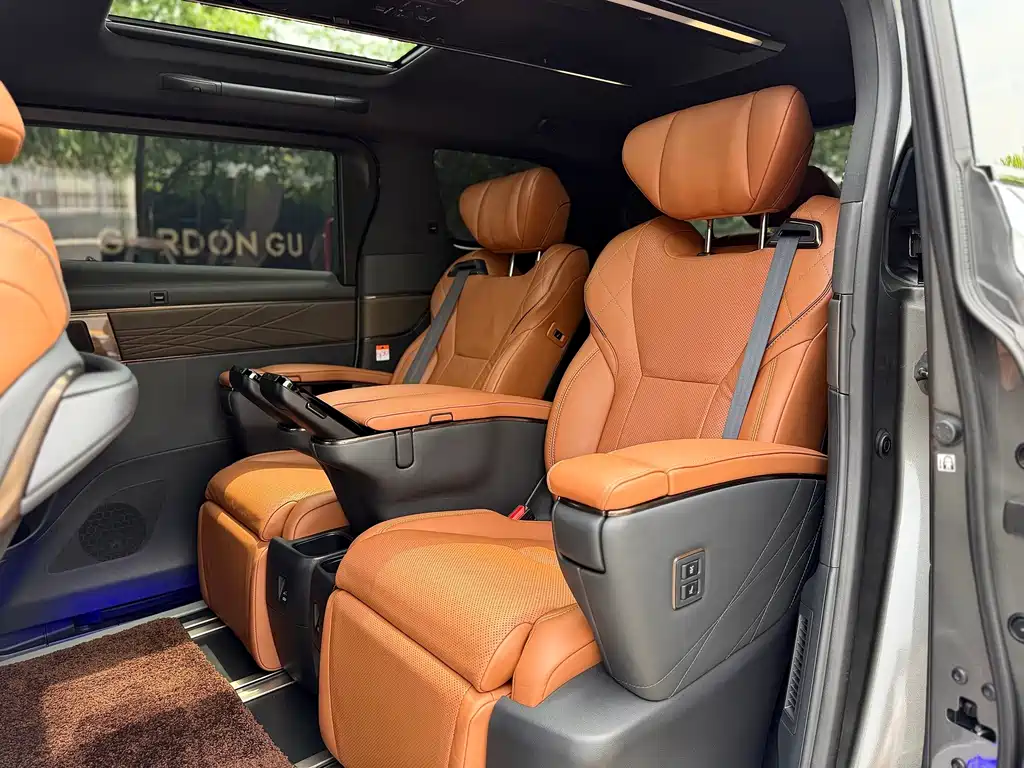 Toyota Vellfire — миниатюра 15