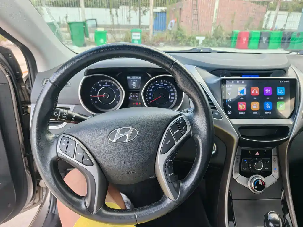 Hyundai Elantra Langdong — миниатюра 10