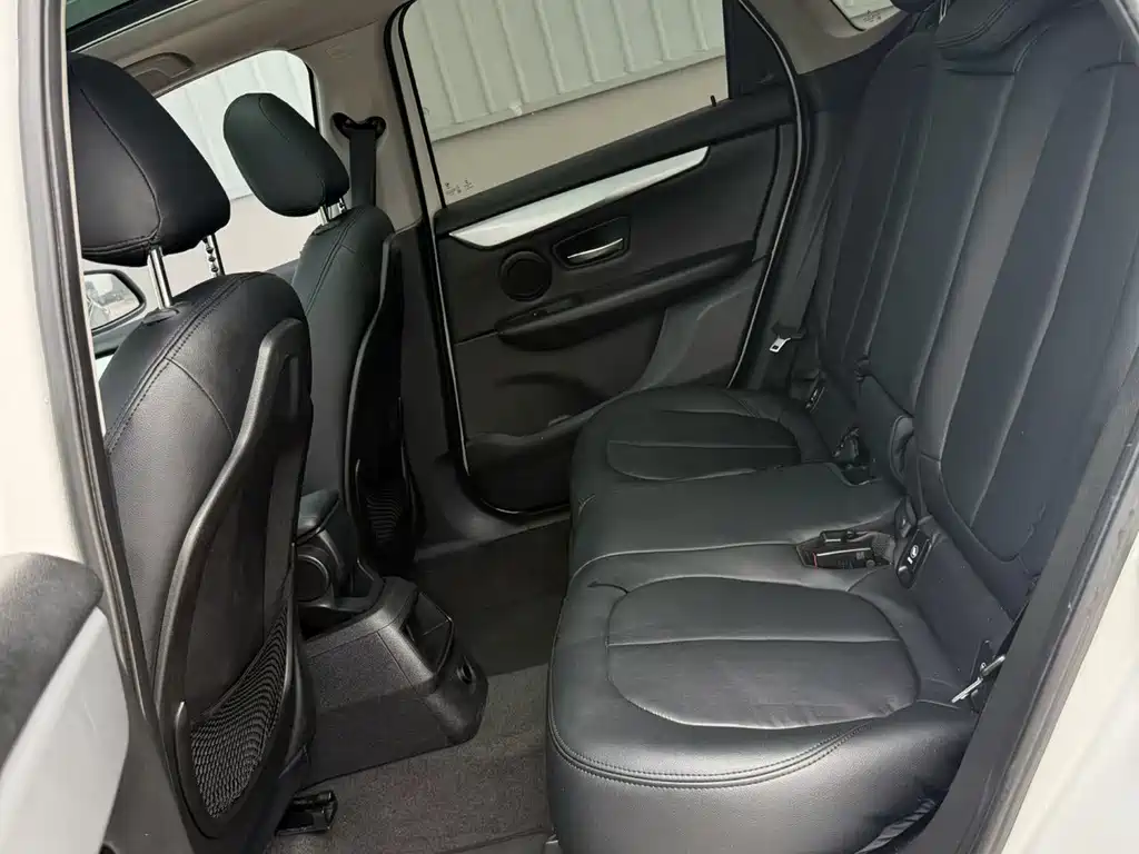 BMW 2 Series Active Tourer — миниатюра 8