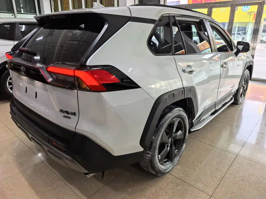 TOYOTA RAV4 RONGFANG