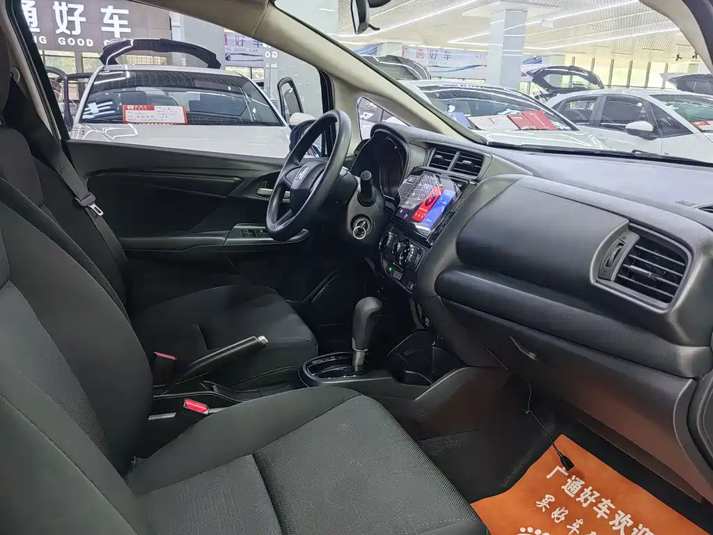 Honda Fit — миниатюра 6