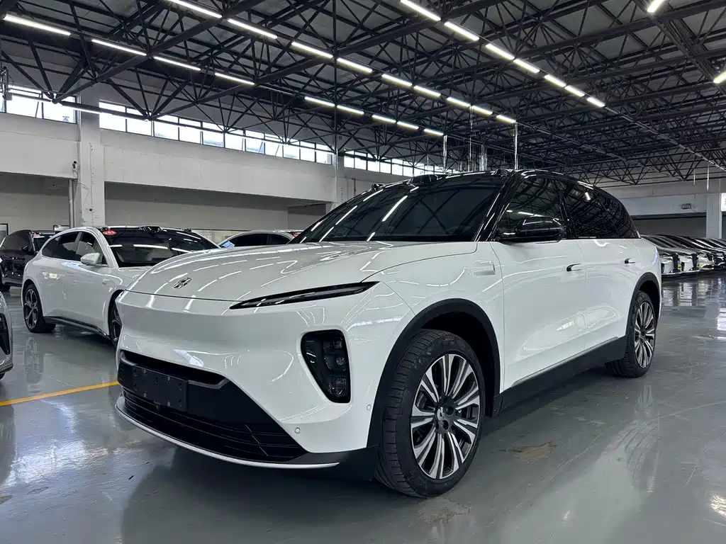 NIO ES8