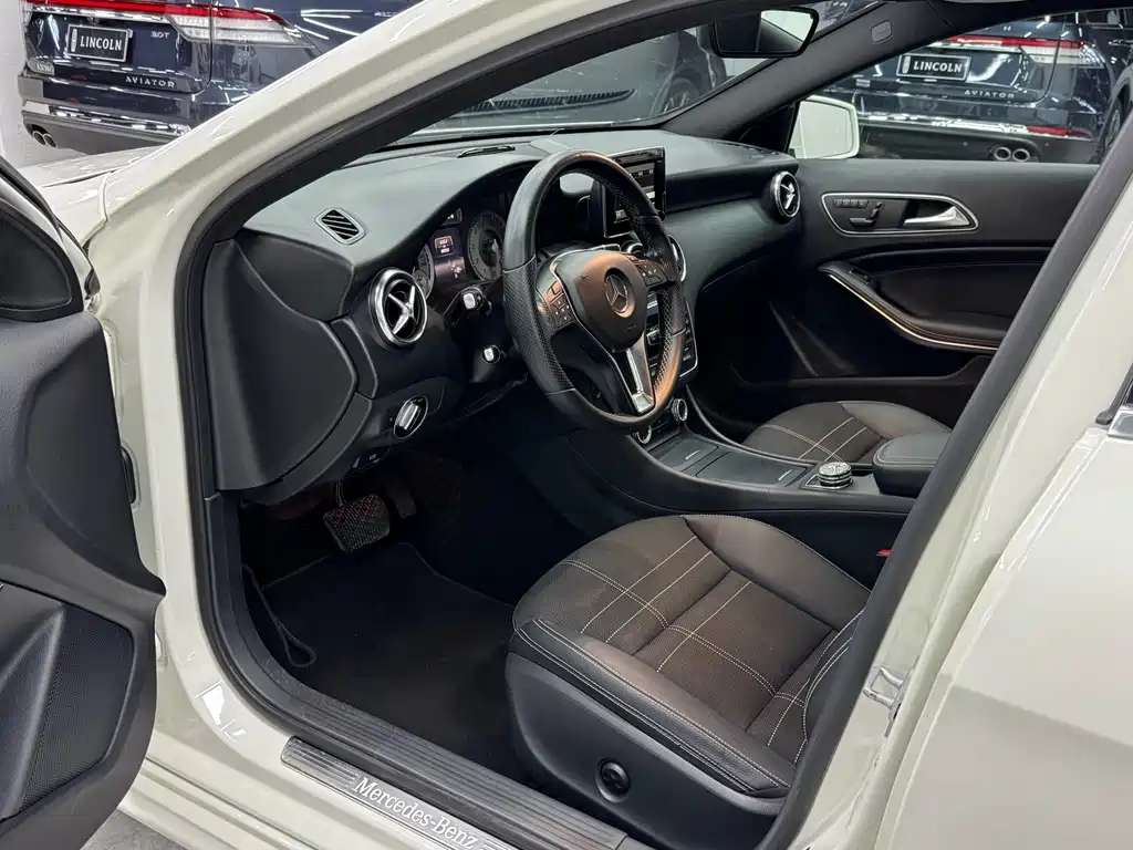 Mercedes-Benz A-Class (Import) — миниатюра 7