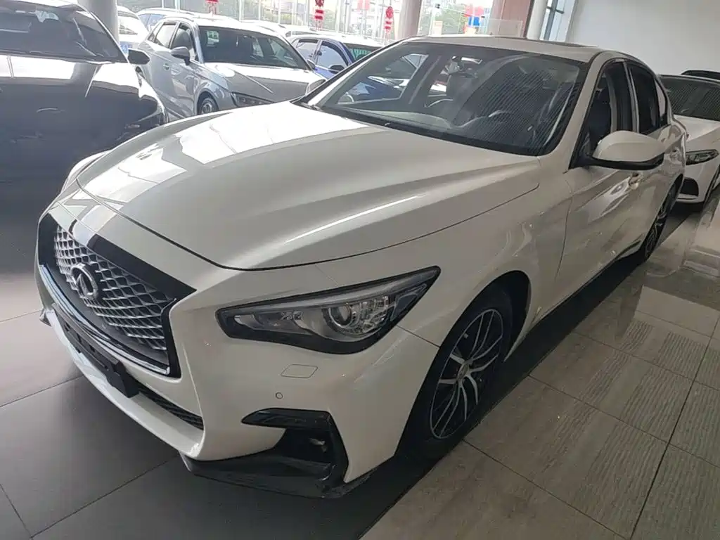 Infiniti Q50L