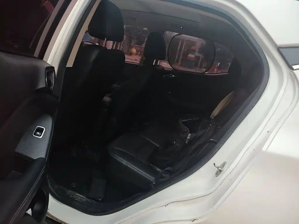 BYD Yuan EV — миниатюра 17