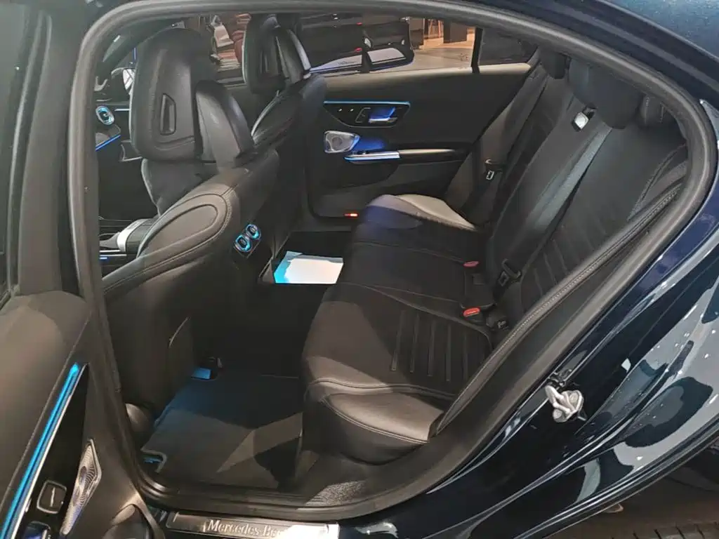 Mercedes-Benz C-Class — миниатюра 17
