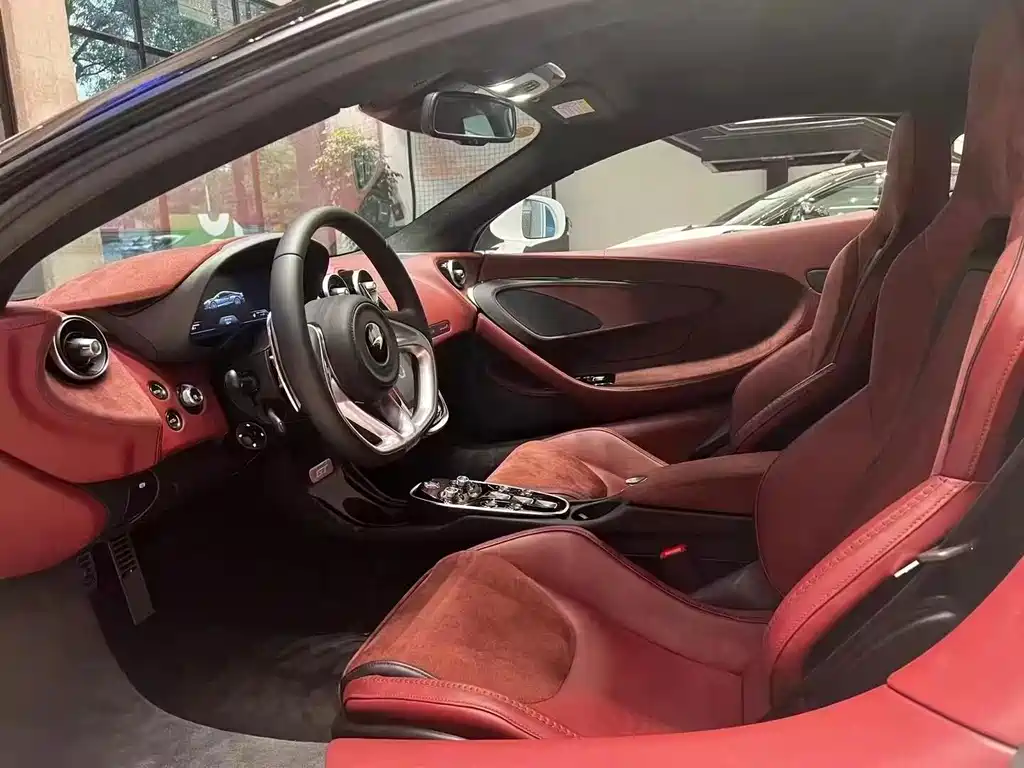 McLaren GT — миниатюра 6