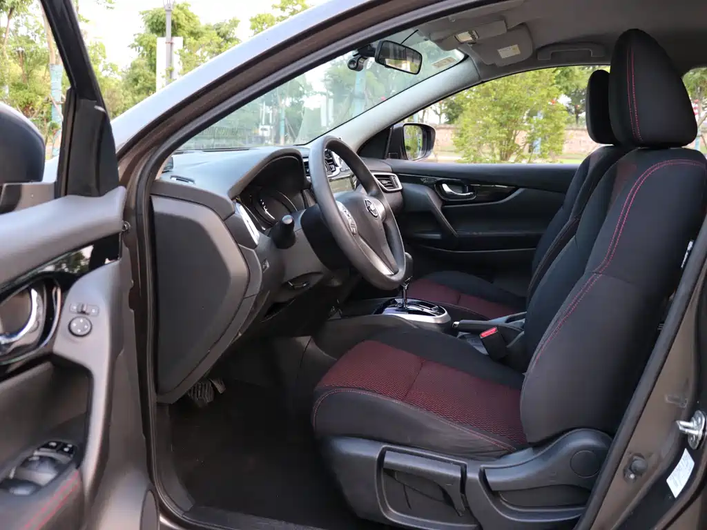 Nissan Qashqai — миниатюра 10