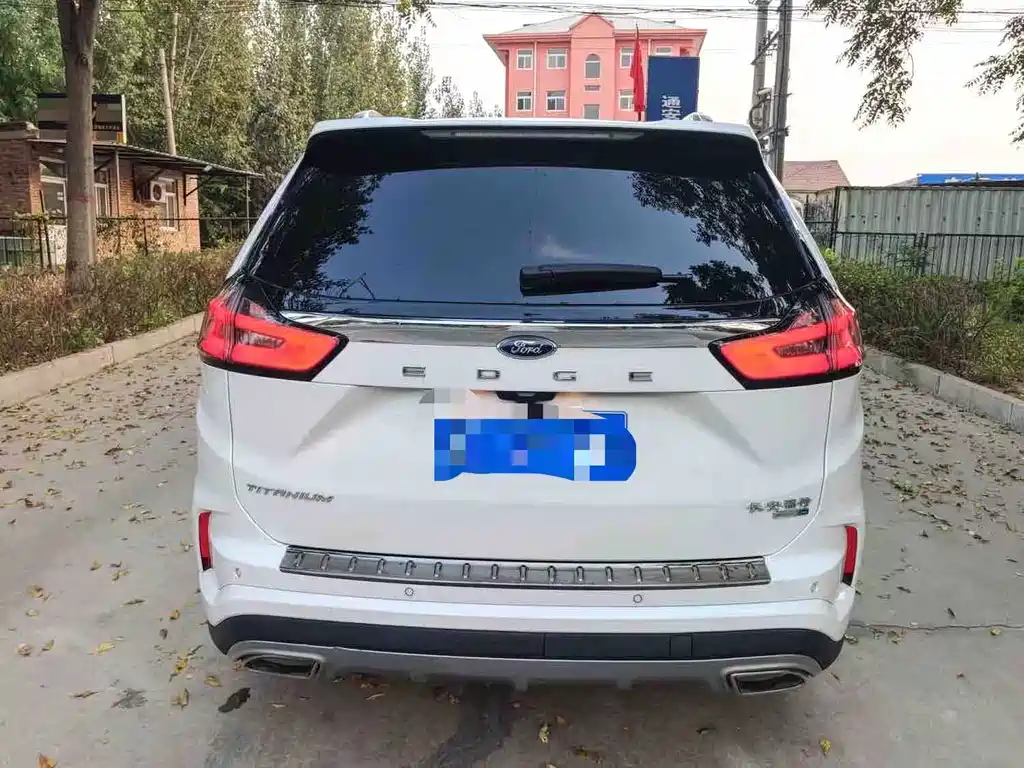 Ford Edge — миниатюра 8