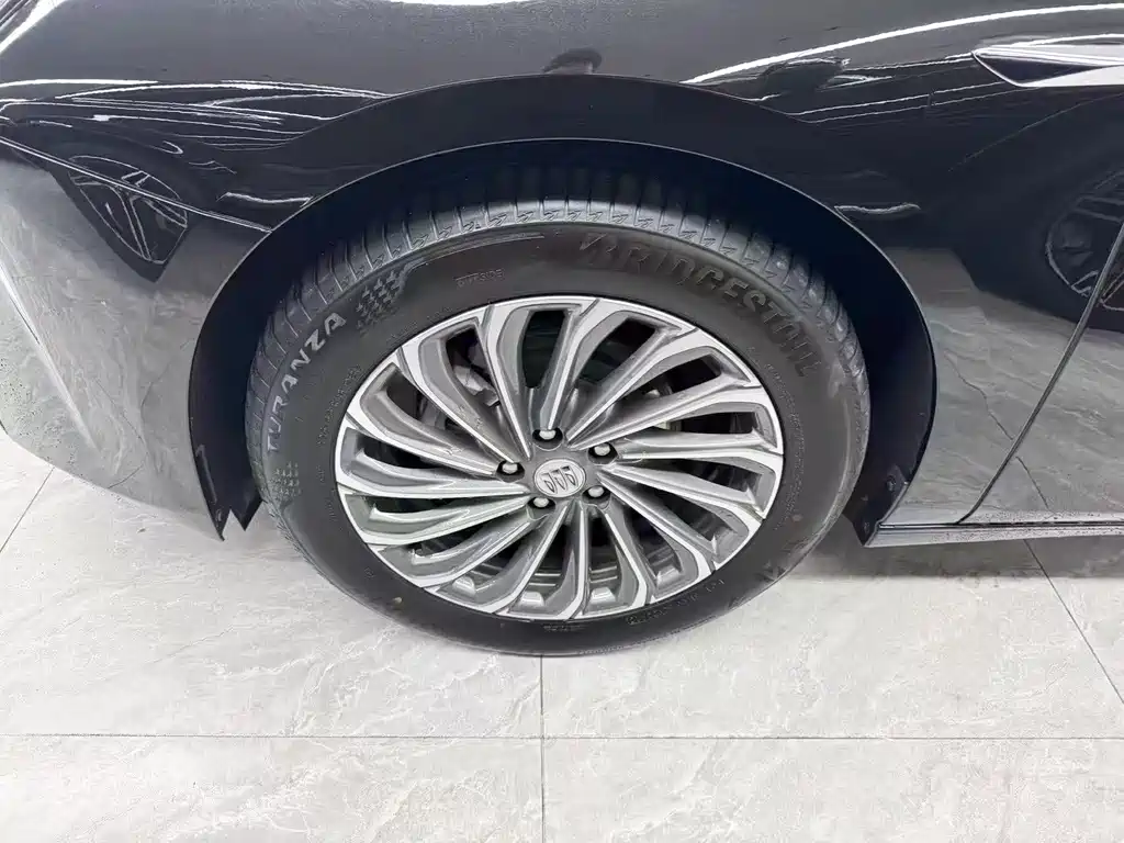 Buick LaCrosse — миниатюра 21