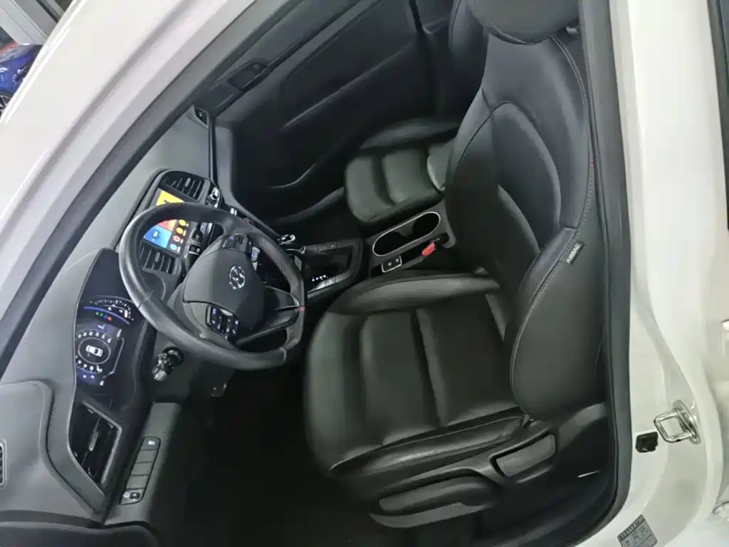 Hyundai Elantra — миниатюра 15