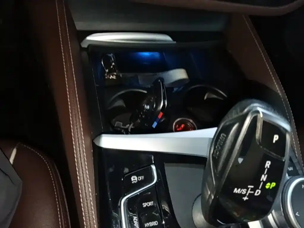 BMW 5 Series New Energy — миниатюра 14