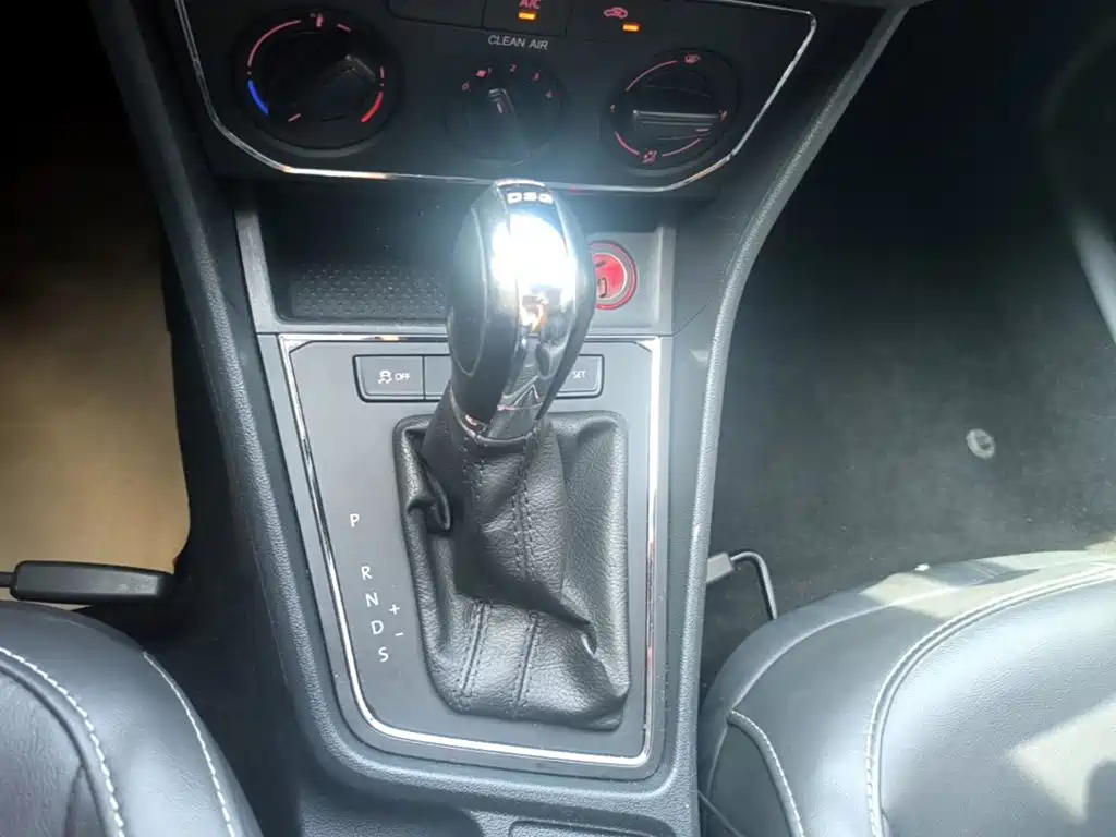 Volkswagen Lavida — миниатюра 14
