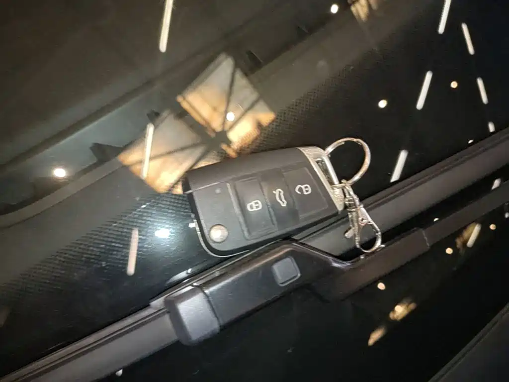 Volkswagen X — миниатюра 9