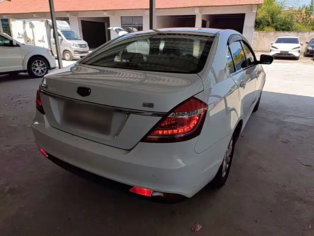 Geely Emgrand — миниатюра 7