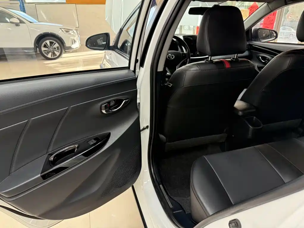 Toyota Yaris L — миниатюра 16