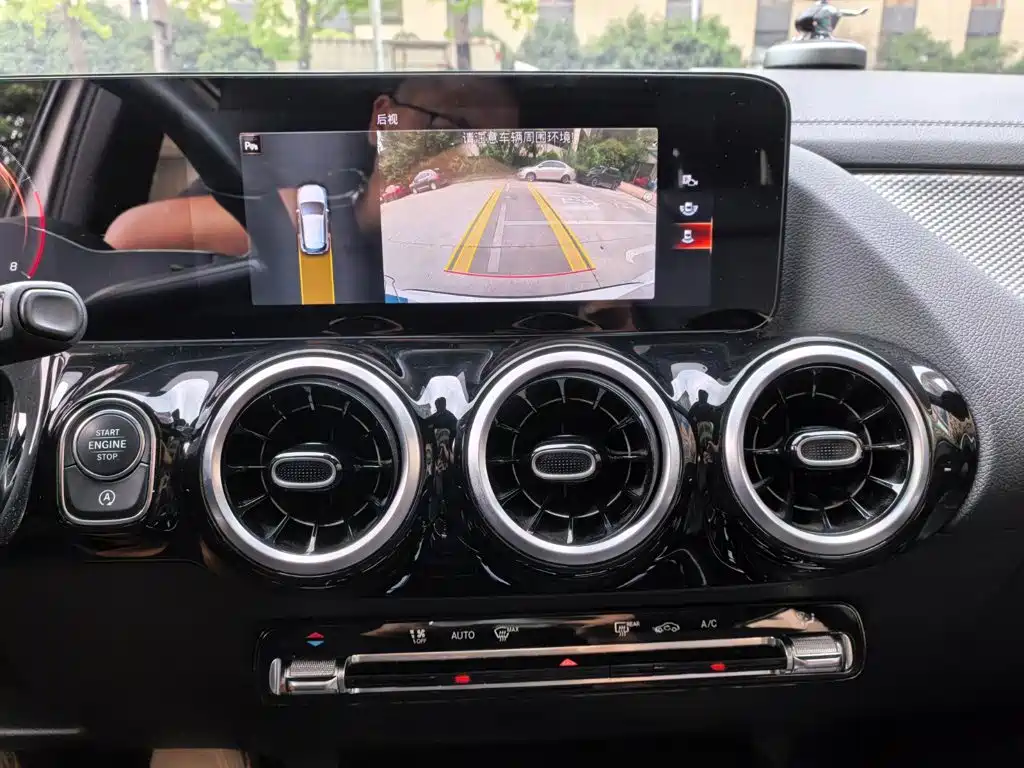 Mercedes-Benz GLA — миниатюра 10