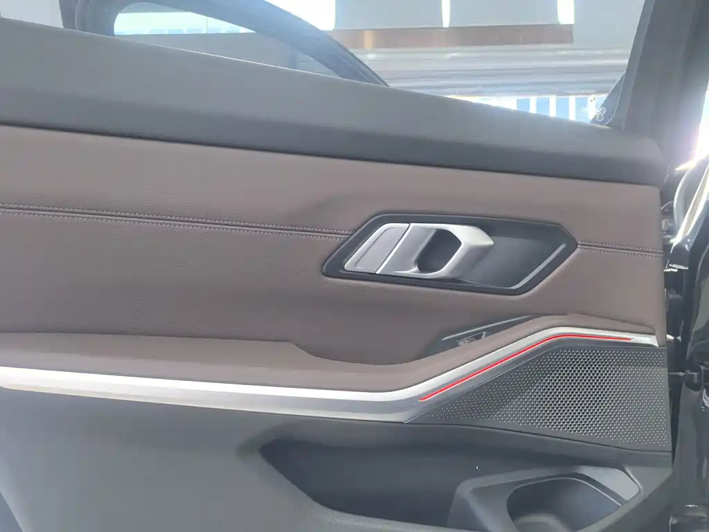 BMW 3 Series — миниатюра 13
