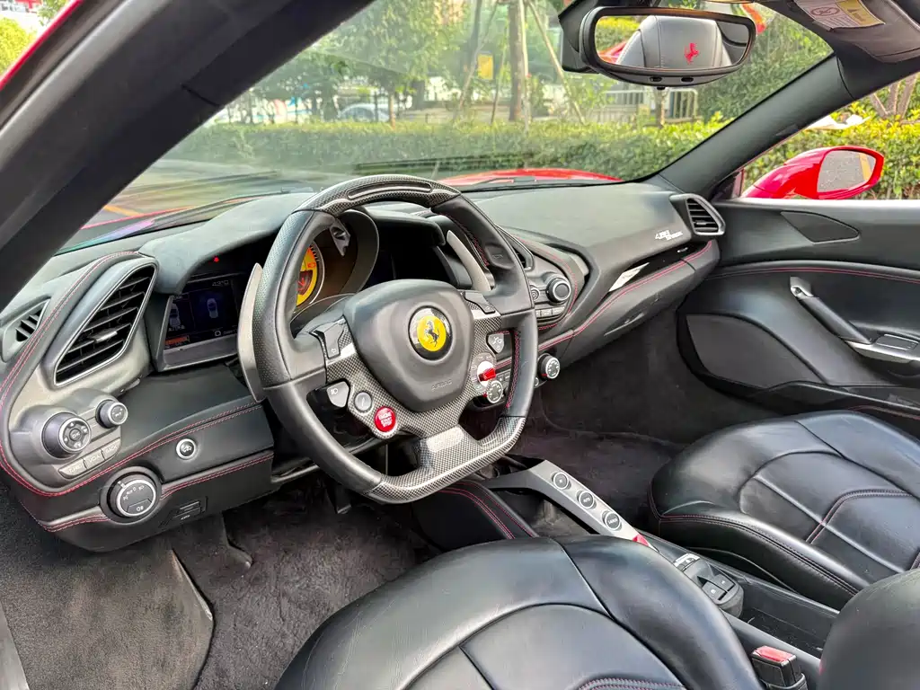Ferrari 488 — миниатюра 4