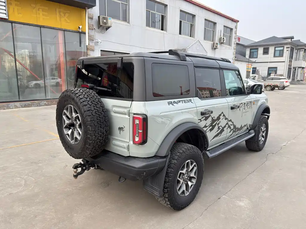 Ford Bronco — миниатюра 6
