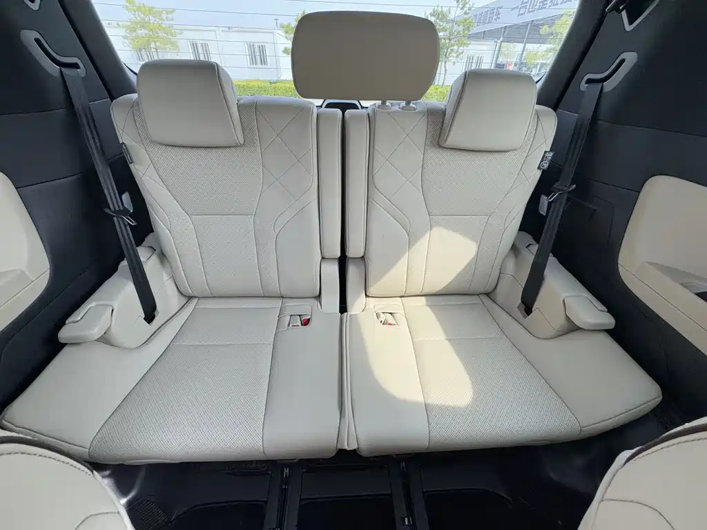 Toyota Vellfire — миниатюра 27