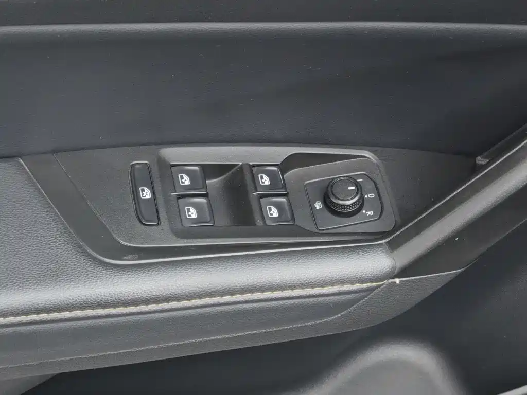 Volkswagen Lavida — миниатюра 9