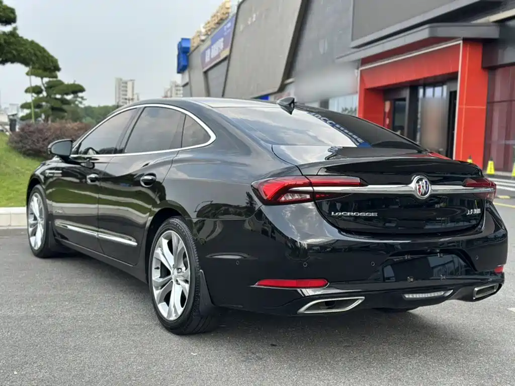 Buick LaCrosse — миниатюра 10