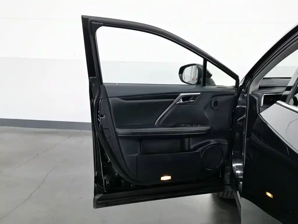 Lexus RX — миниатюра 8
