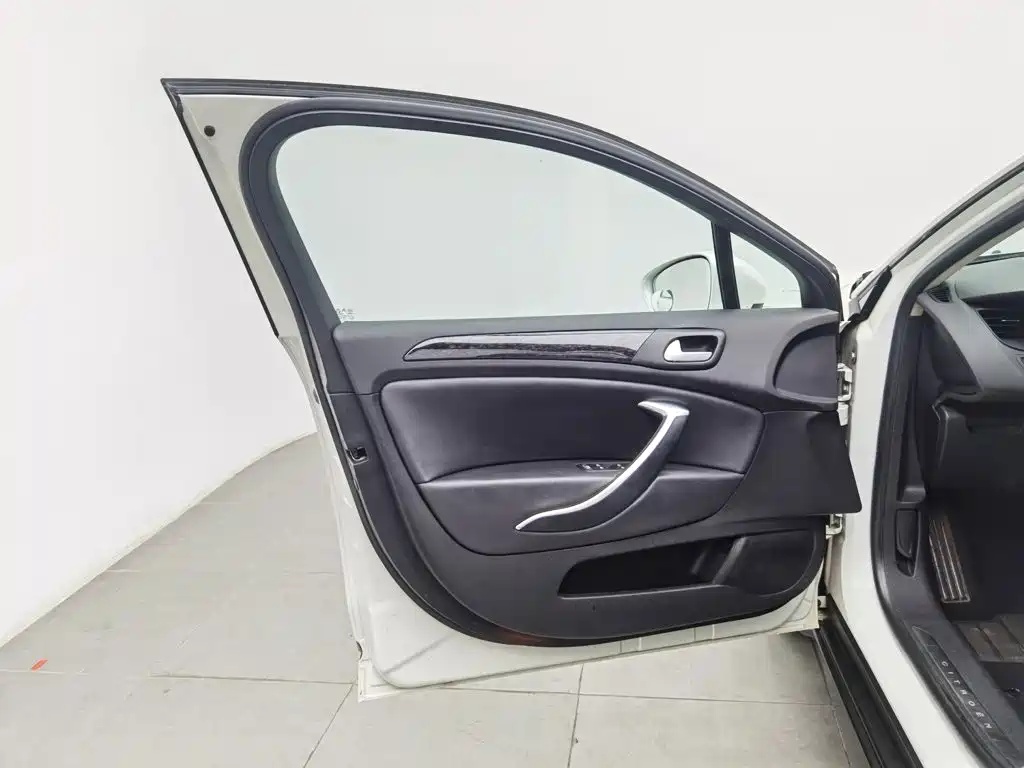 Citroen C5 — миниатюра 8